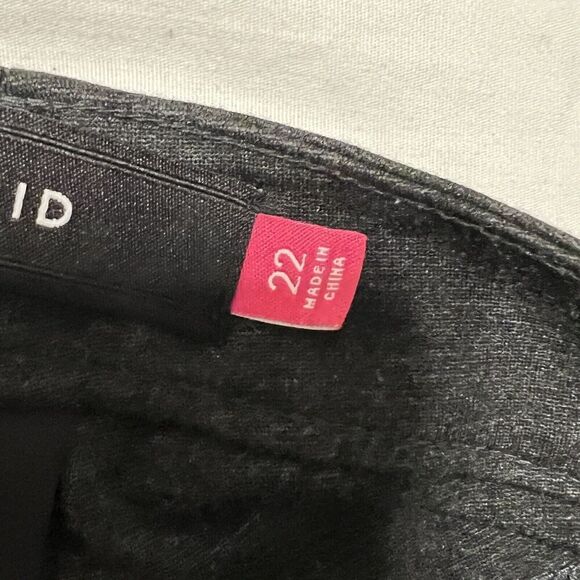 Torrid Women’s Plus Size 22 Capri Pants Stretch Gray Button Closure Denim - Picture 7 of 13